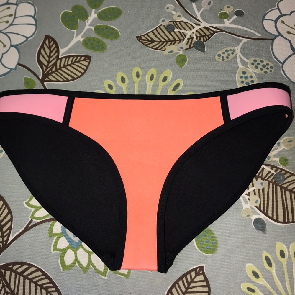 TRIANGL SWIMSUIT!!! WORN ONCE
